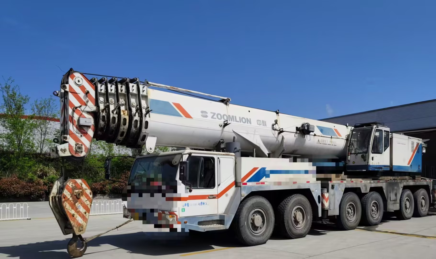 December 2009 Used ZOOMLION 220 Ton Truck Crane 3