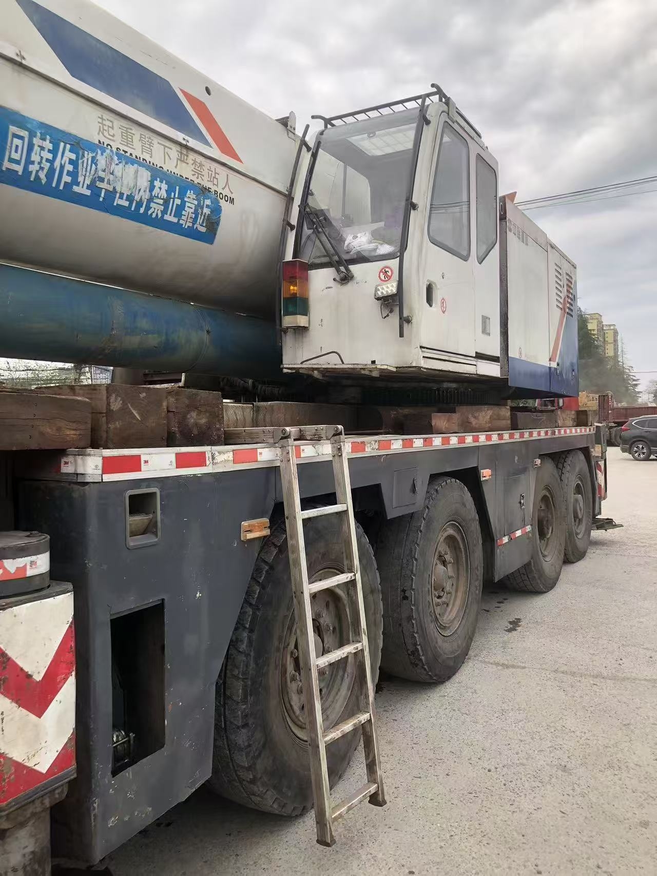 2010 Used ZOOMLION 220 Ton Truck Crane 2
