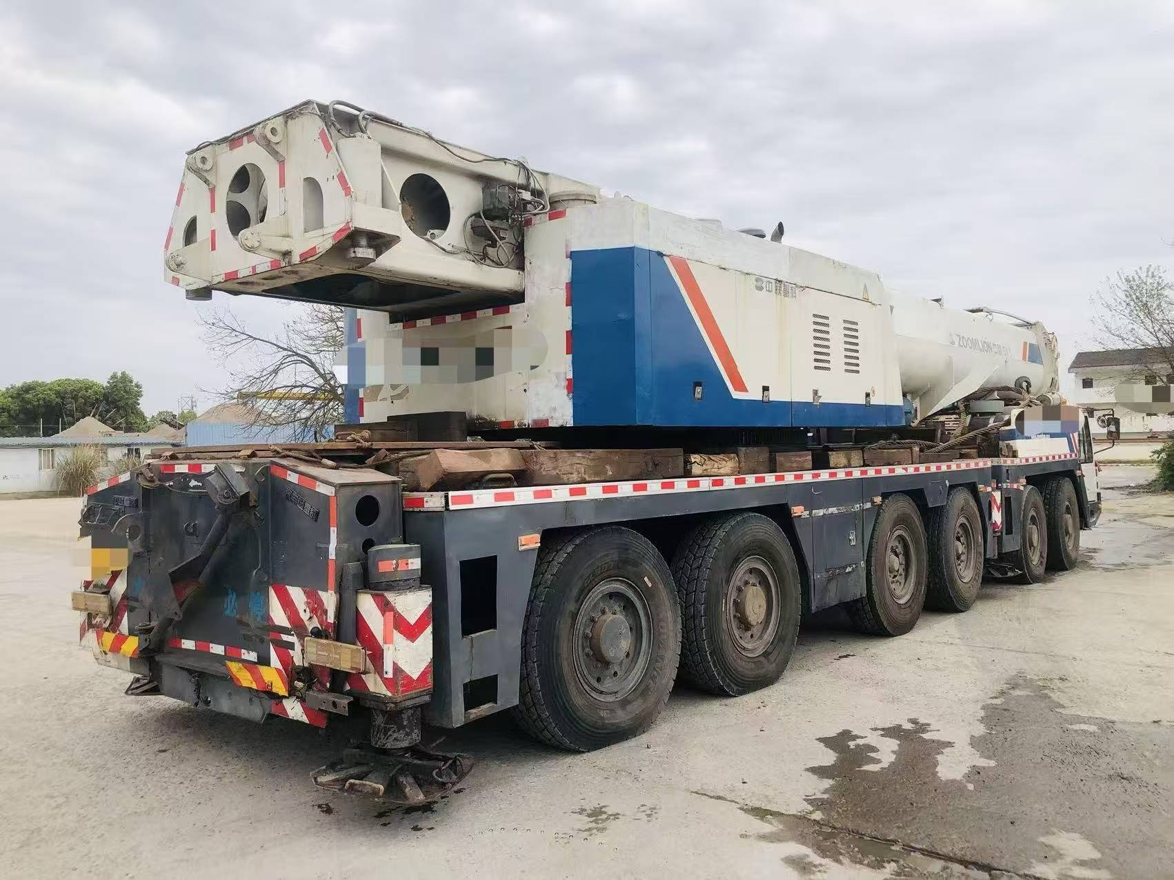 2010 Used ZOOMLION 220 Ton Truck Crane 9
