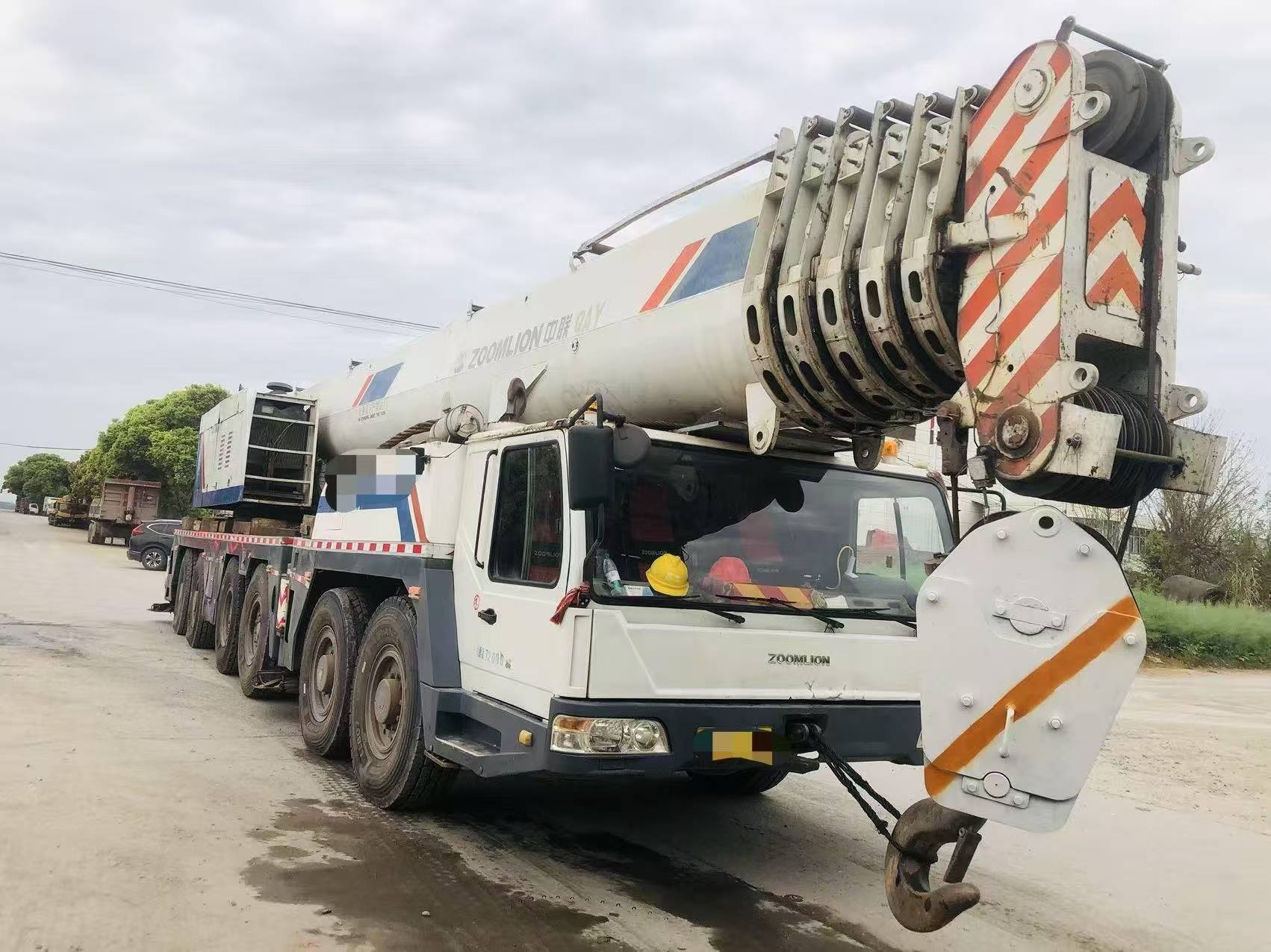 2010 Used ZOOMLION 220 Ton Truck Crane 10