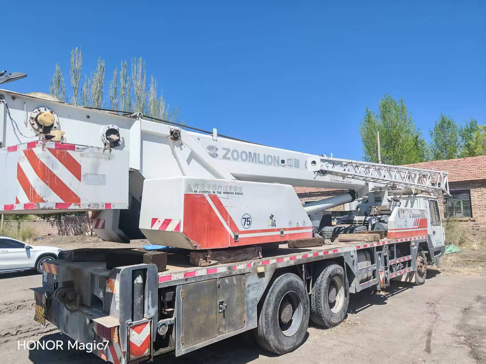 2009 Used ZOOMLION 30 Ton Truck Crane 2