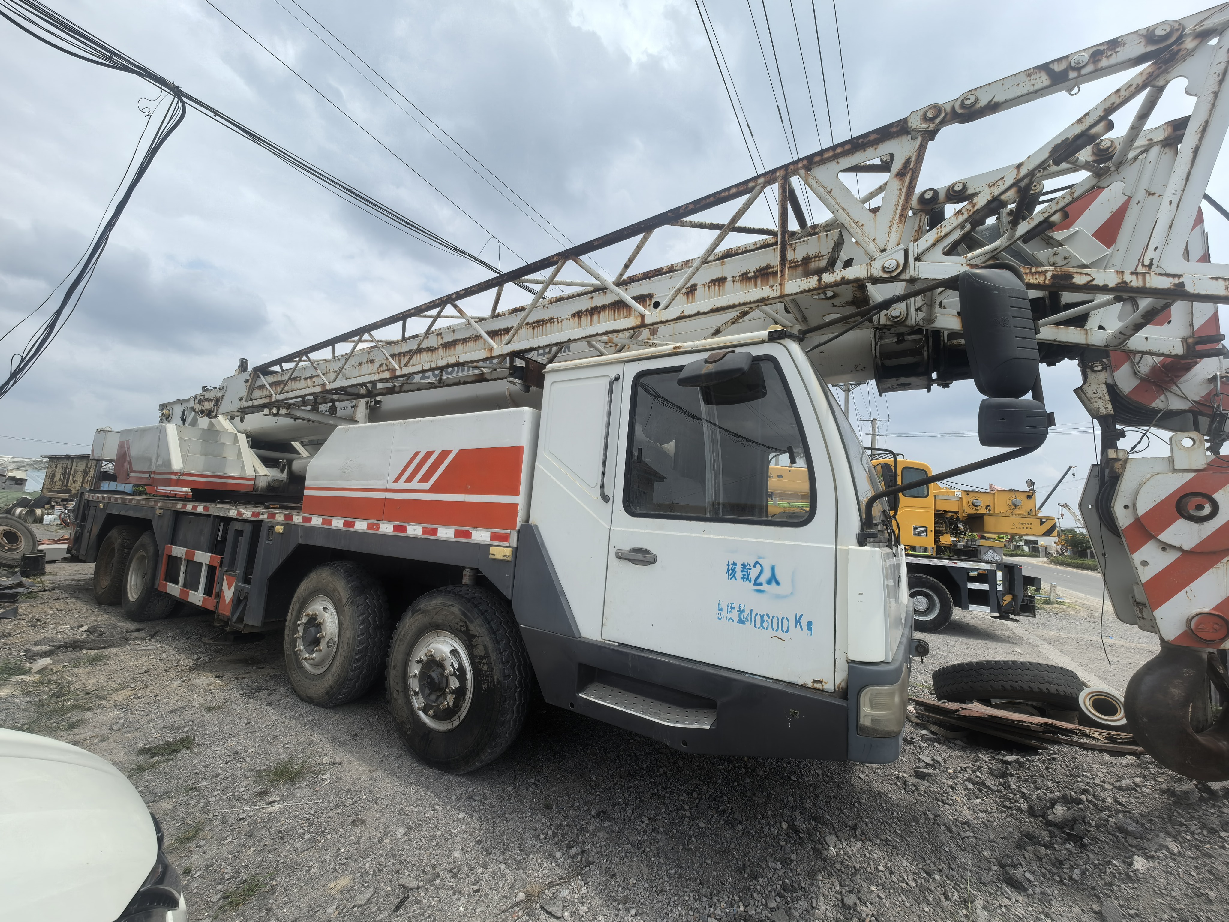 2010 Used ZOOMLION 50 Ton Truck Crane 2