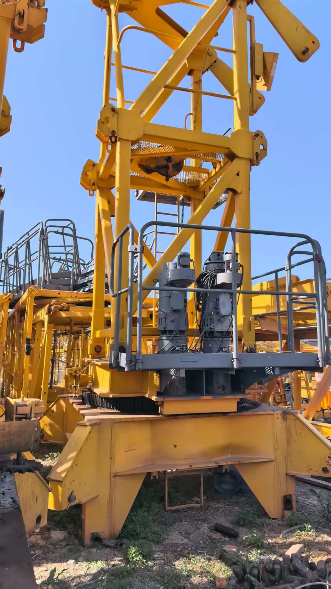 2017 Used ZOOMLION 7015-10 Flat-Top Tower Crane 3
