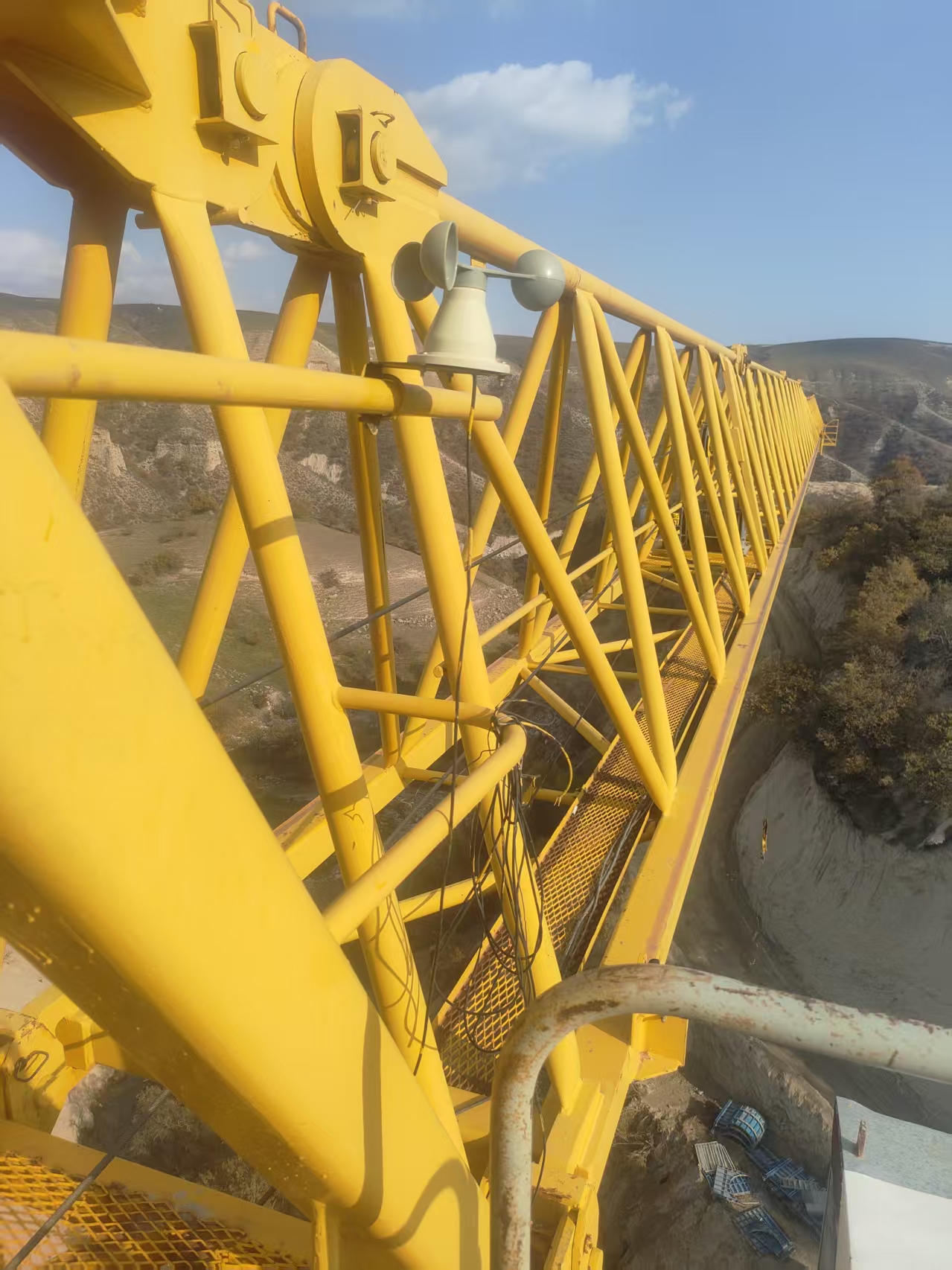 2019 Used ZOOMLION 7015-10 Flat-Top Tower Crane 2