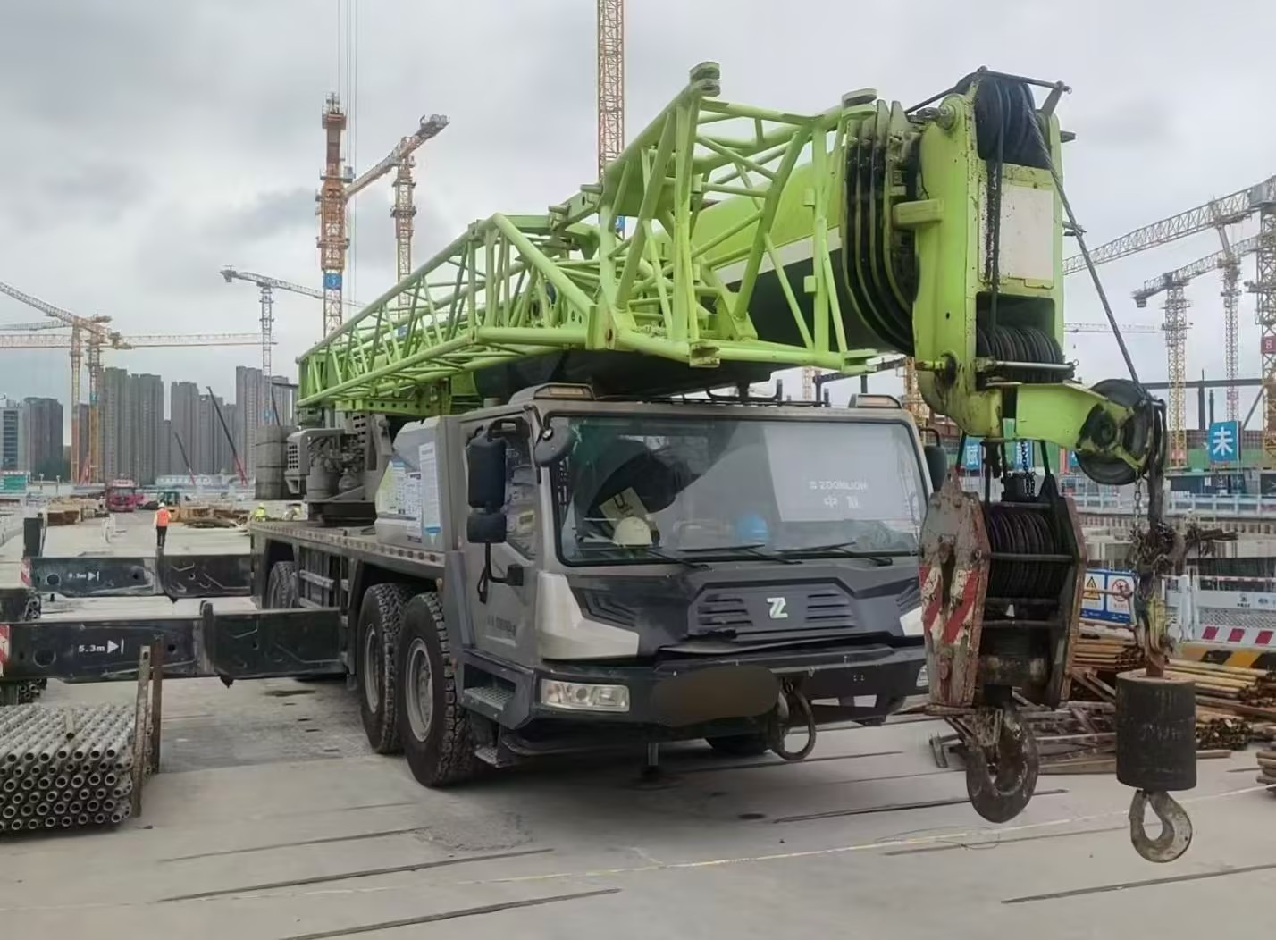 December 2019 Used ZOOMLION 80V5 80 Ton Truck Crane 4