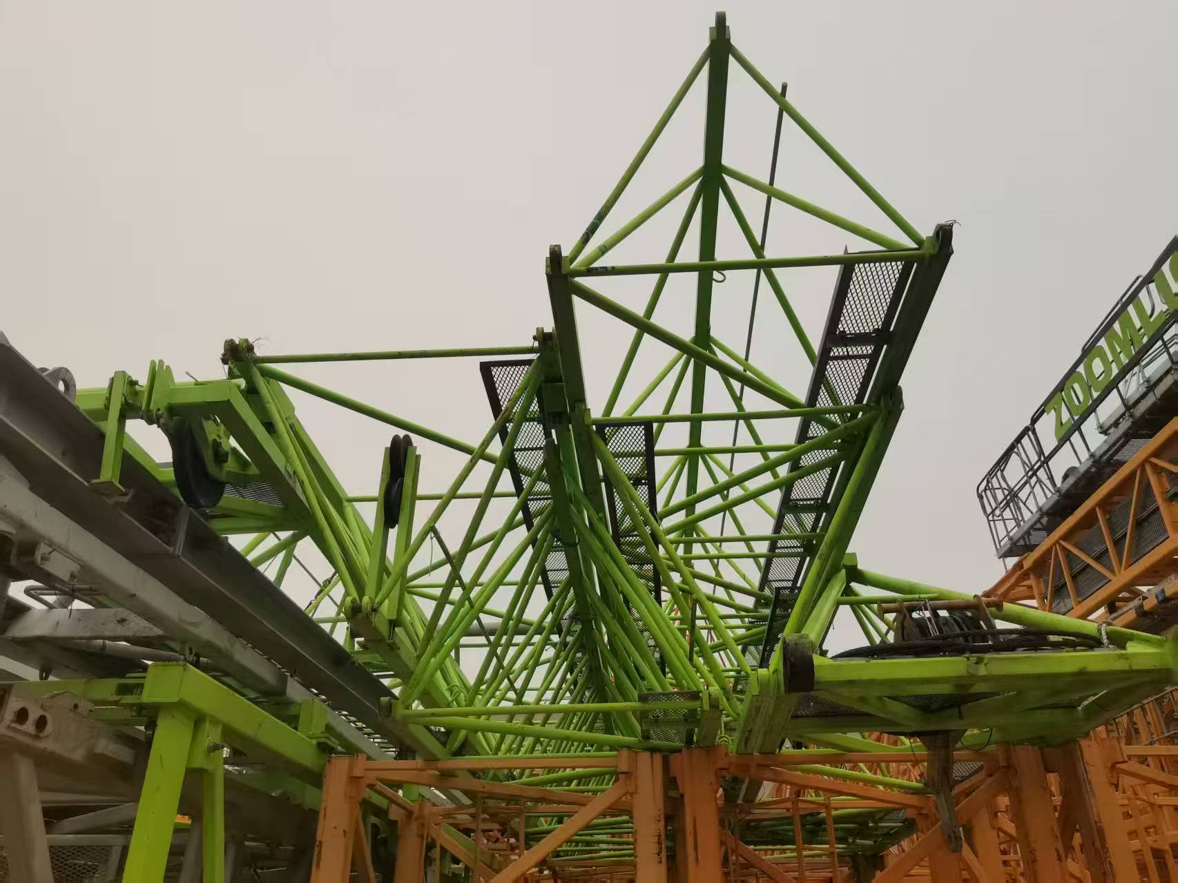 2022 Used ZOOMLION L250-16 Luffing Jib Tower Crane 3